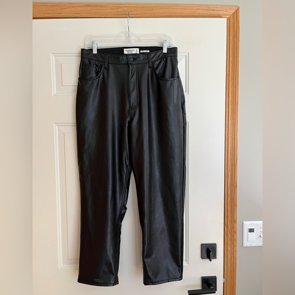 Abercrombie & Fitch vegan leather curve love ankle straight high rise. Sz 31/12